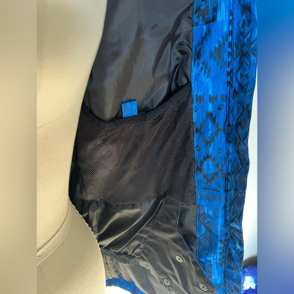 DC Snowboard Jacket - Picture 6 of 8